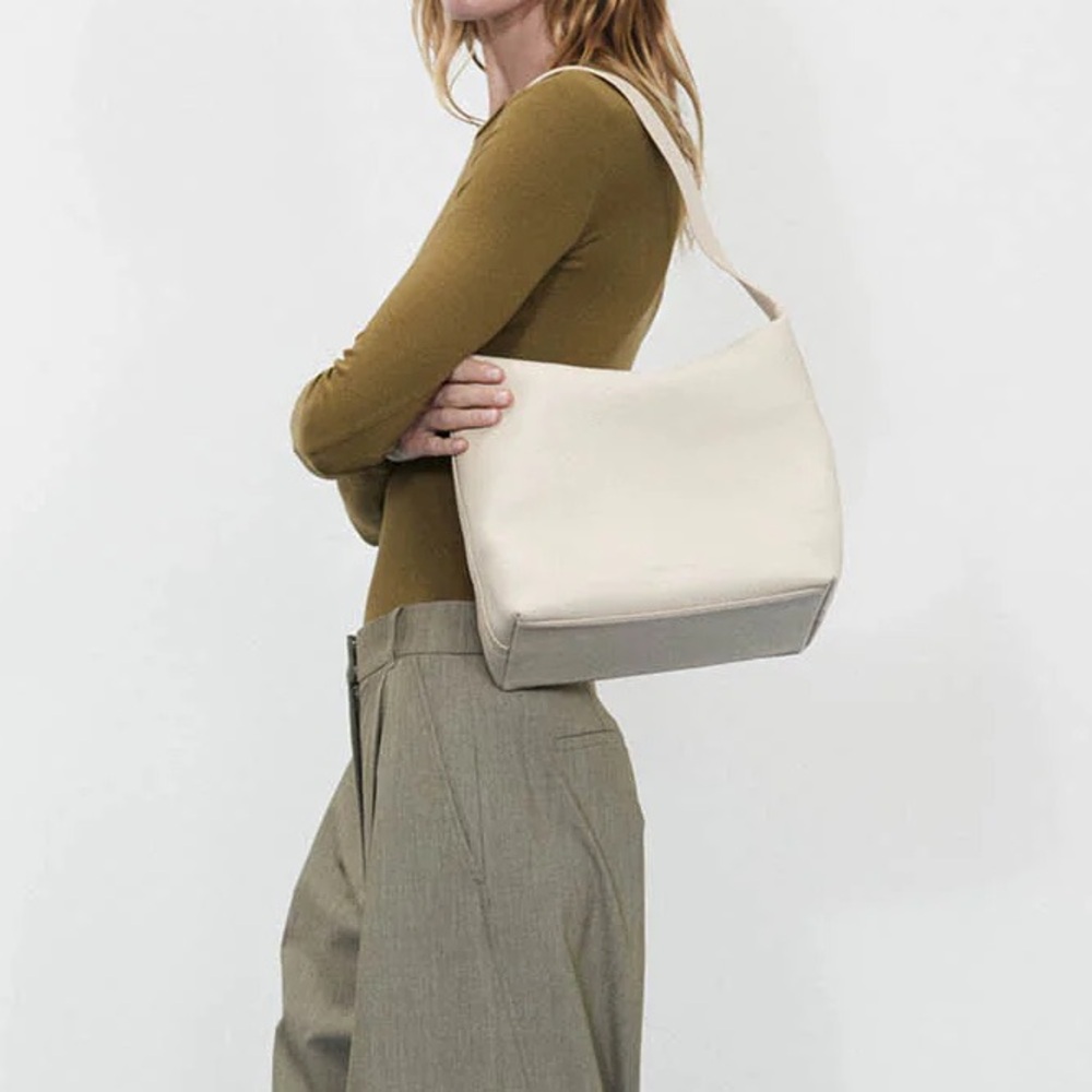 The Horse Daisy Leather Shoulder Bag - Ivory